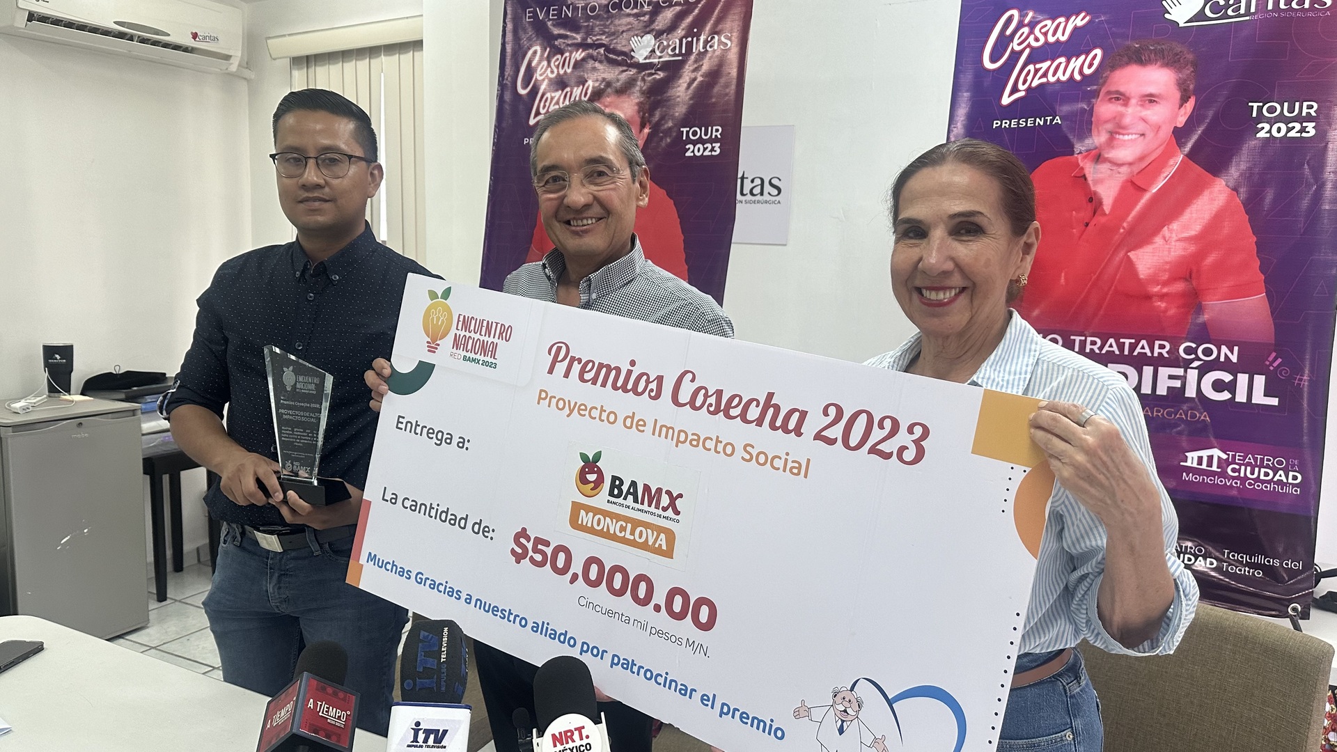 Cáritas Monclova recibe premio por programa de impacto social