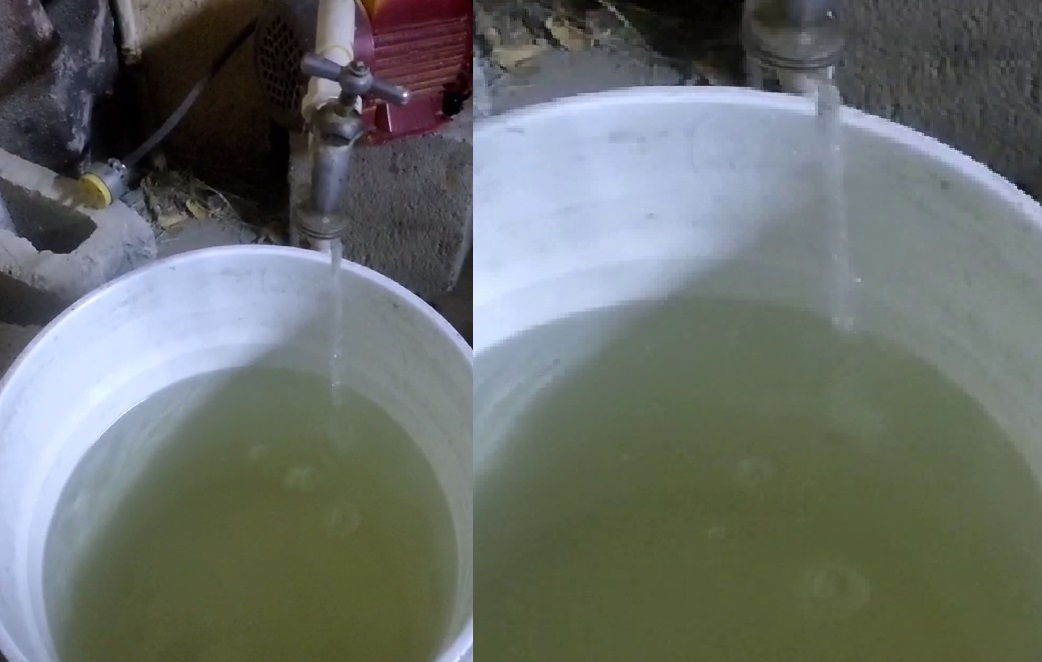 'Está sucia y huele a drenaje'; vecinos de Rincón La Merced en Torreón reportan calidad del agua 