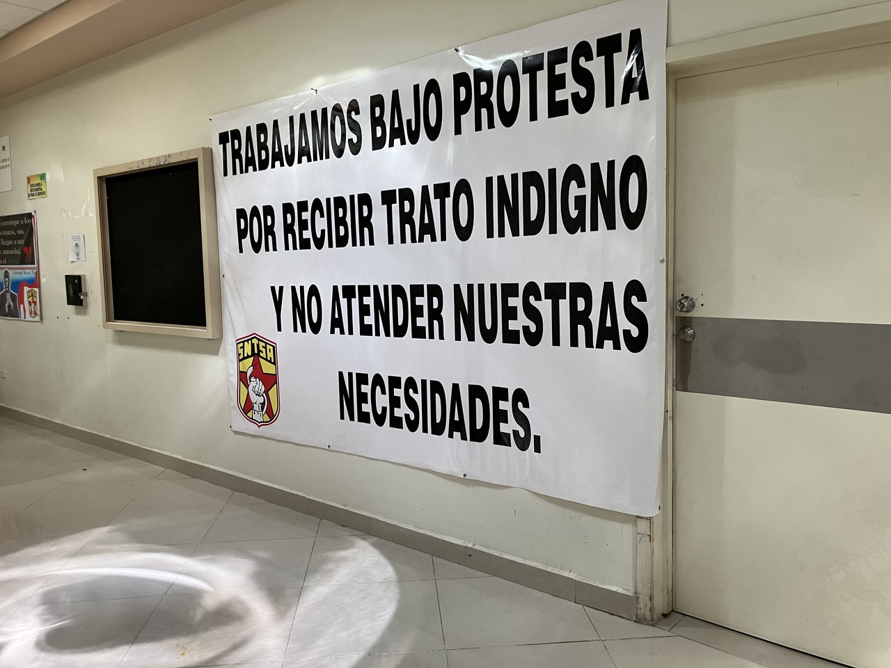 Trabajan bajo protesta en el Hospital General de Torreón