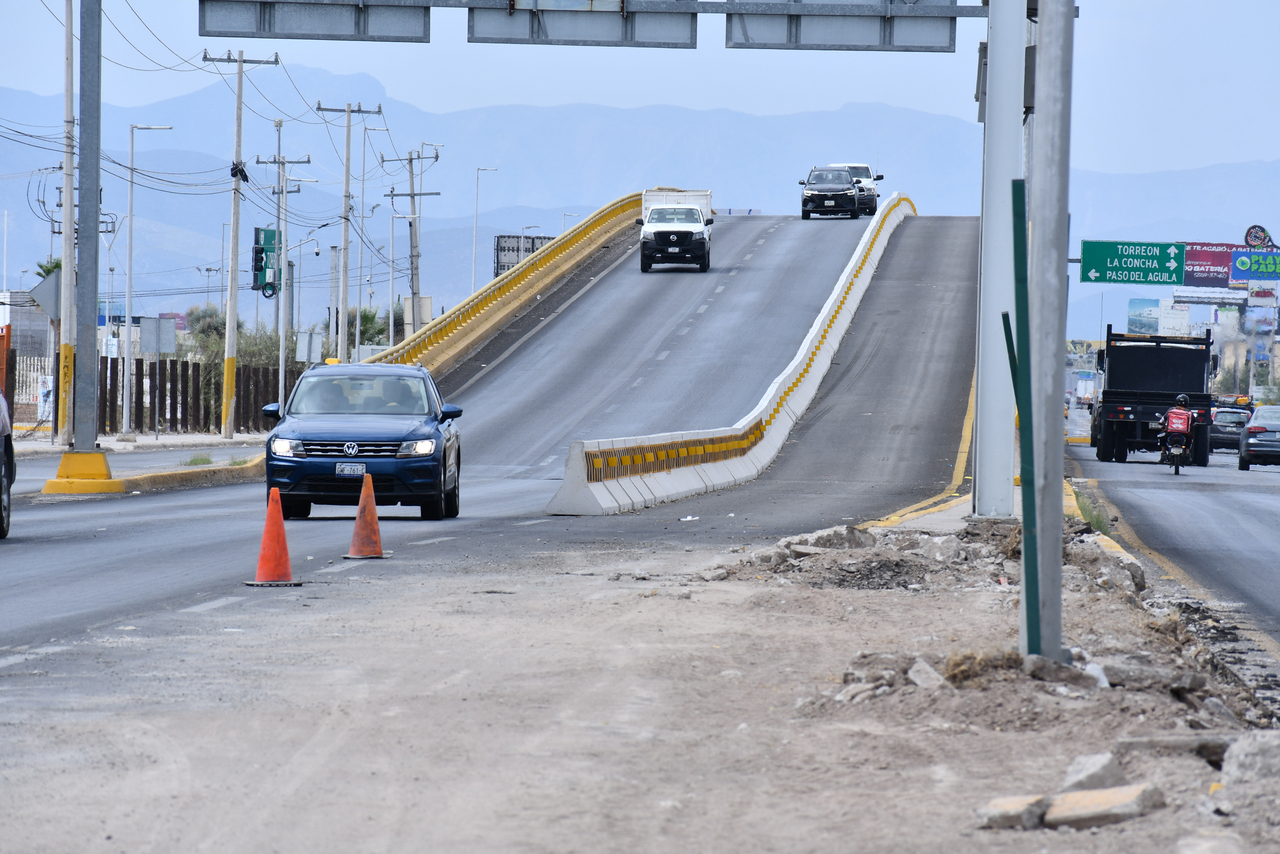 Casi listo, carril en puente La Concha de la carretera Torreón-San Pedro