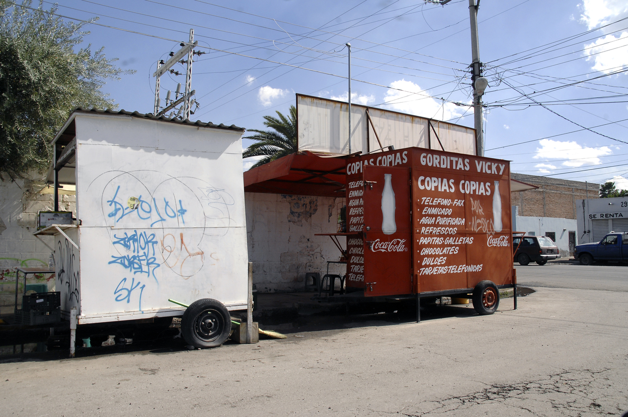 Retiran 'tabaretes' abandonados en Torreón