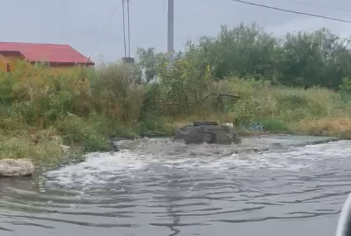 Alcantarillas se convierten en 'géisers' de aguas negras en Monclova