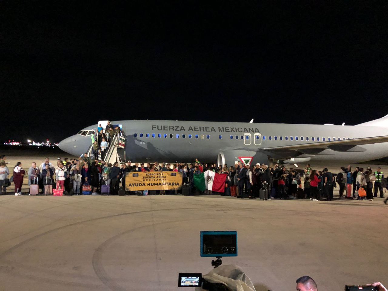 Arriba a México primer avión de Sedena con connacionales repatriados de Israel