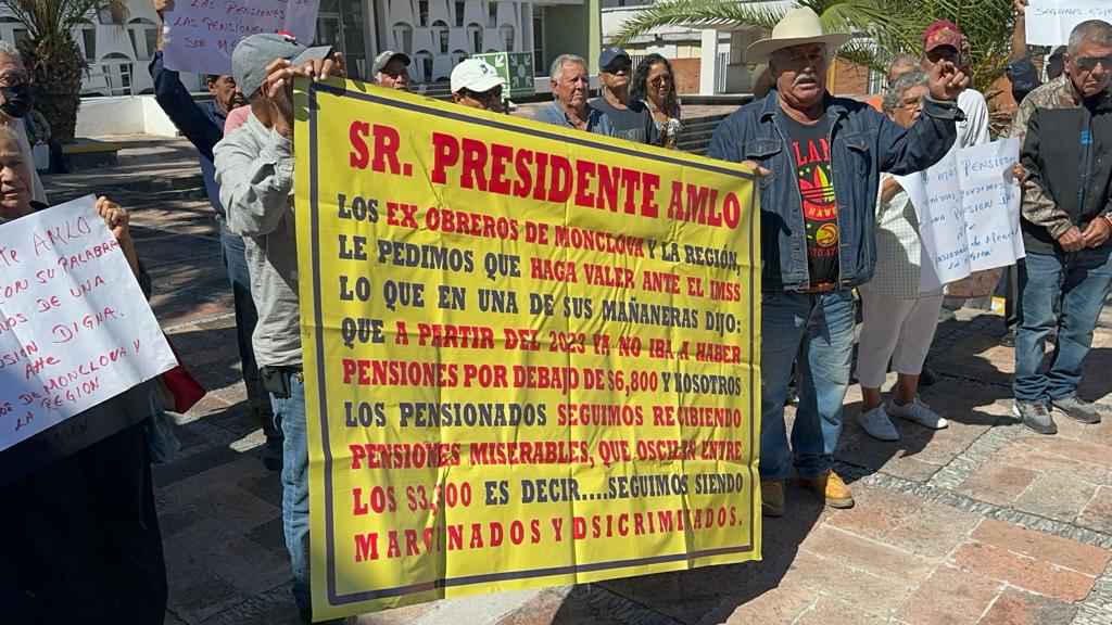 Demandan jubilados aumento a su pensión en Monclova