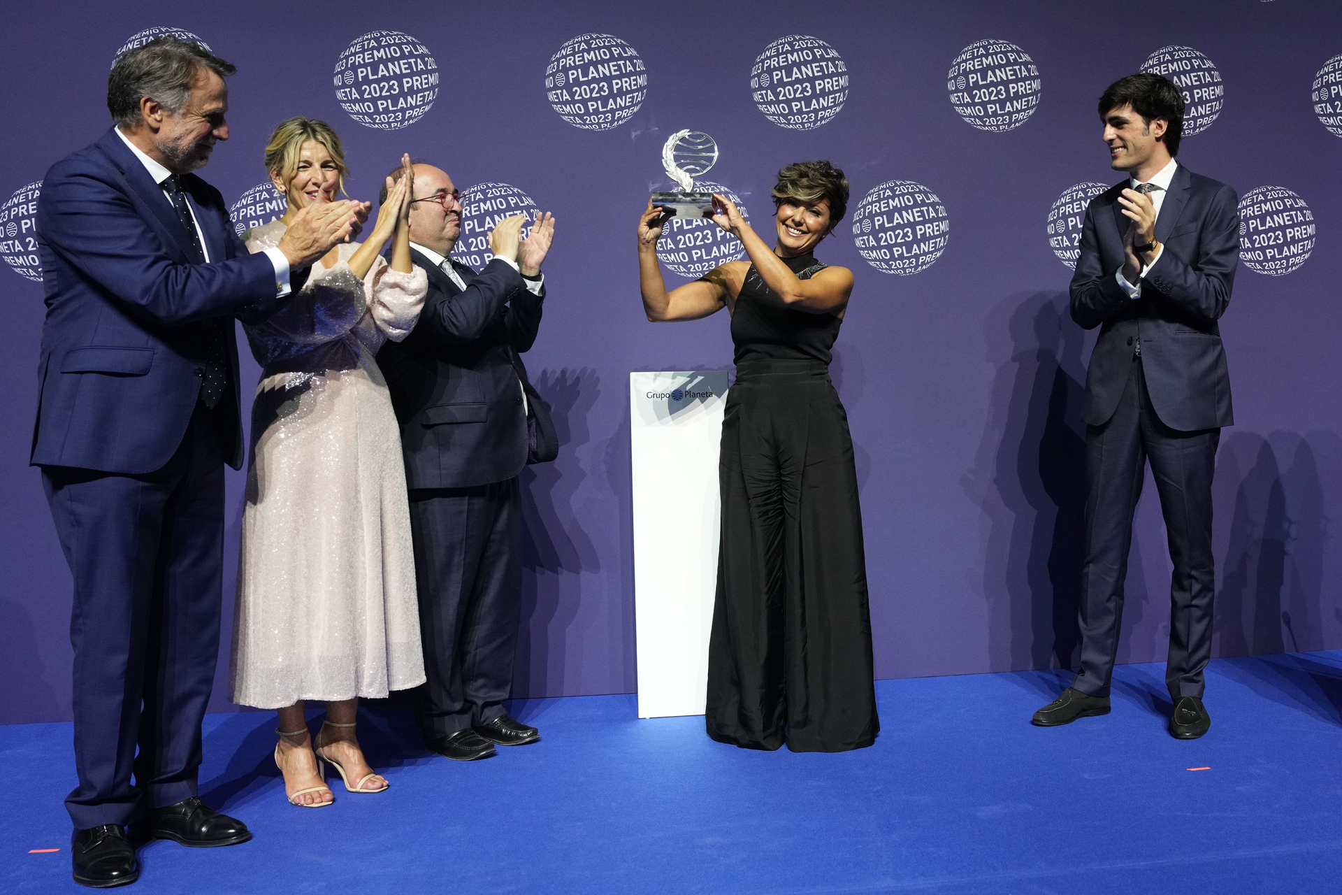 Periodista Sonsoles Ónega gana el Premio Planeta con su novela Las hijas de la criada