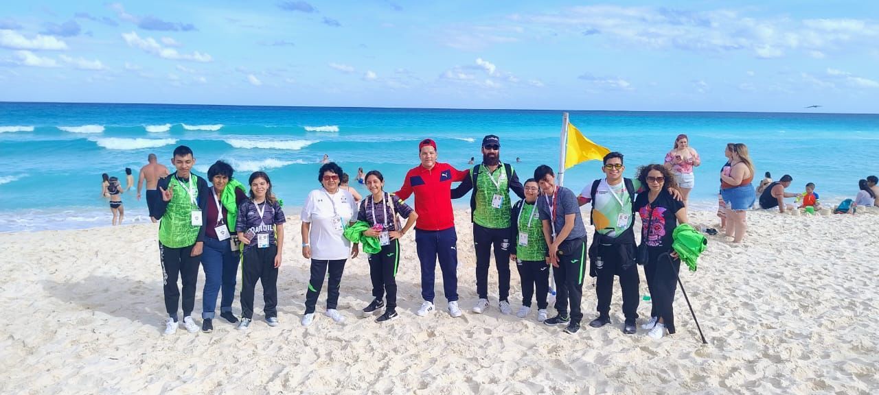 El equipo de natación del DIF Torreón logra colgarse varias medallas en los Paranacionales. (CORTESÍA)