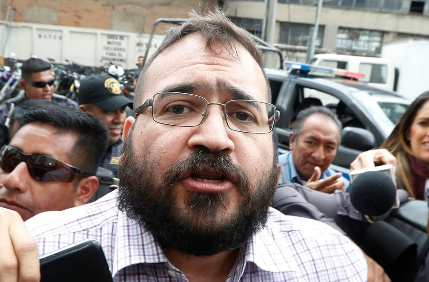 Exfuncionarios de Javier Duarte enfrentan orden de aprehensión 