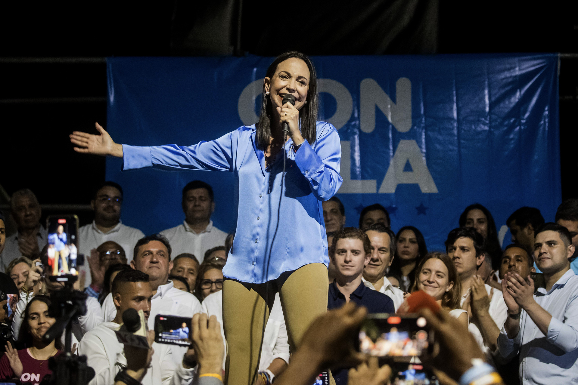 María Corina Machado gana en primarias de oposición venezolana