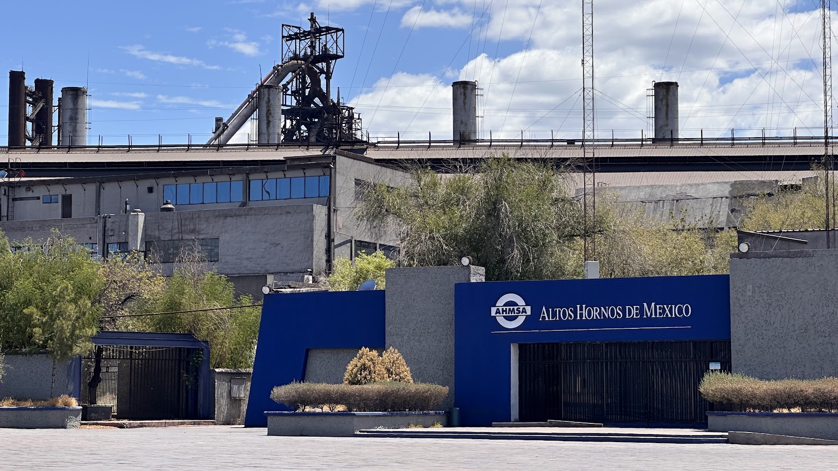 Altos Hornos de México podría salir de la situación de suspensión e impagos en esos tres meses.