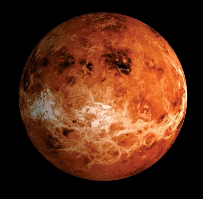 En Venus, que cuenta con dos patrones de circulación atmosférica, el oxígeno atómico se produce en el lado diurno por fotólisis de dióxido de carbono (CO2) y monóxido de carbono (CO).
