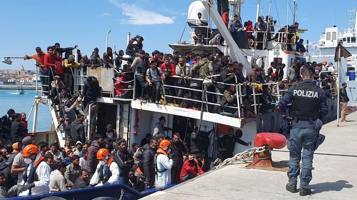Llegaron 15,700 migrantes tunecinos a Italia durante los diez primeros meses del año
