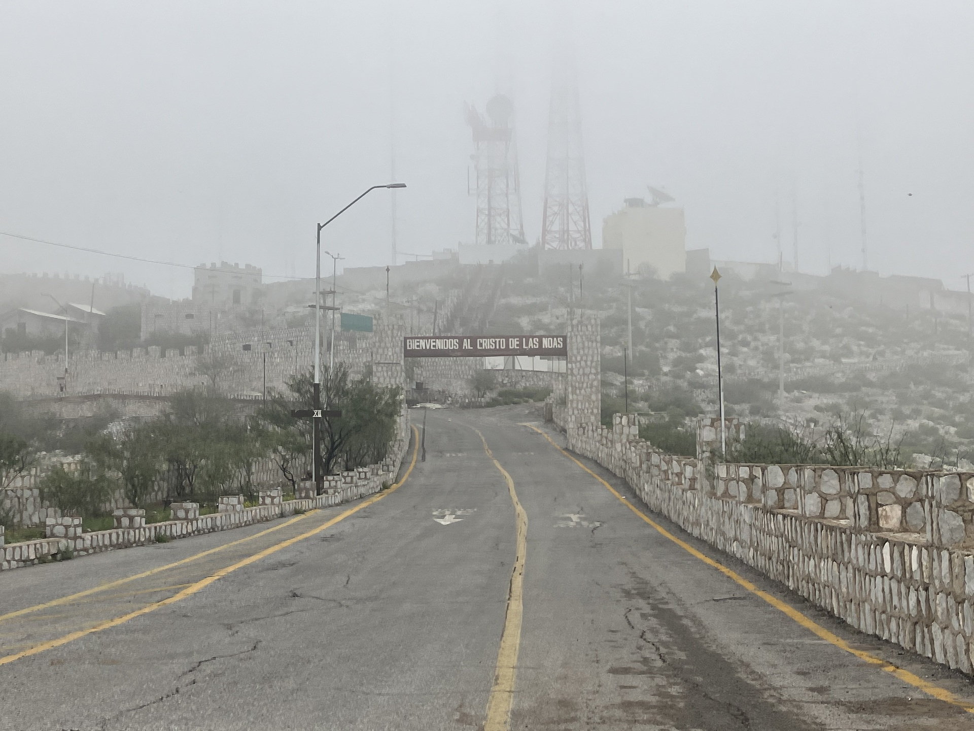 Se mantiene la niebla en el Santuario de las Noas en Torreón