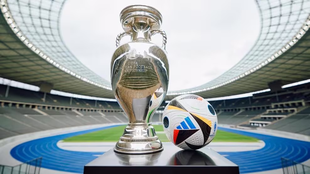 UEFA presenta FUSSBALLLIEBE, el Balón Oficial de la UEFA EURO 2024