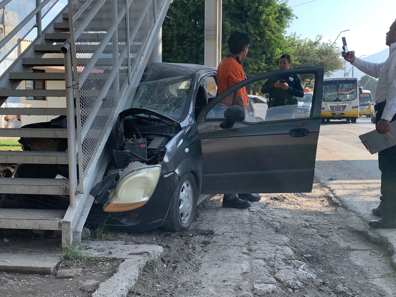 Joven Dormita Al Volante Y Se Impacta Contra Puente En Torre N