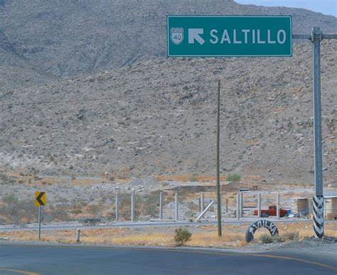 Presumen existencia de banda dedicada generar ‘montachoques’ en carretera Monterrey-Saltillo