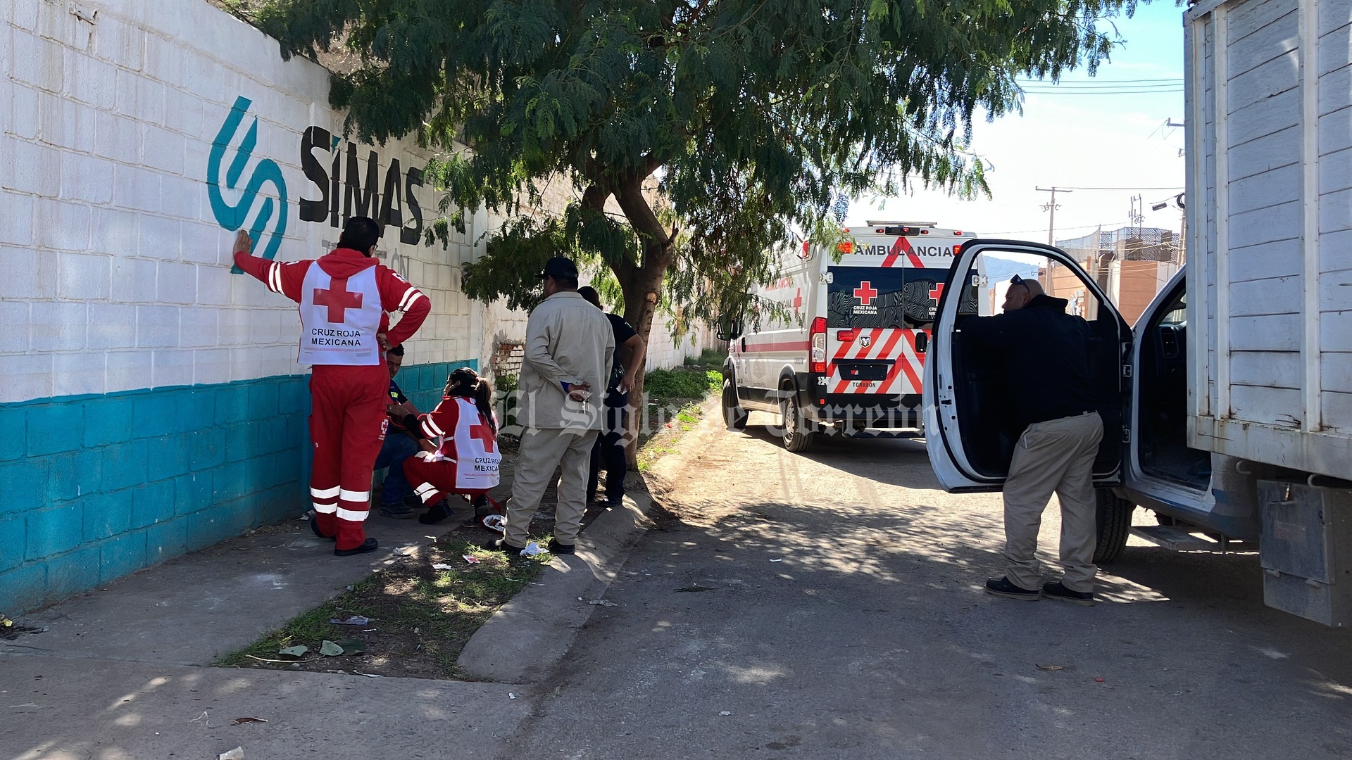 Trabajador de Simas Torreón recibe una descarga eléctrica y termina lesionado