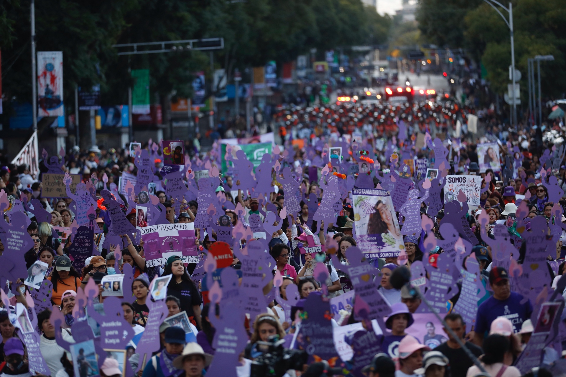 Mexicanas Marchan En Contra De La Violencia De Género