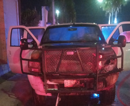 Se incendia camioneta en la colonia Campestre la Rosita de Torreón
