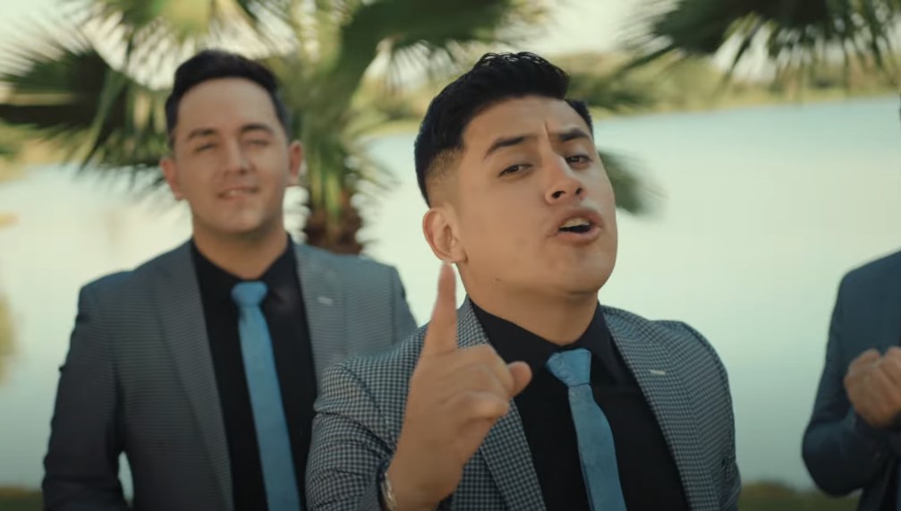 Con imagen renovada y más de 126 millones de 'streams' globales, Banda la Ejecutiva de Mazatlán estrena el tema La fiesta.