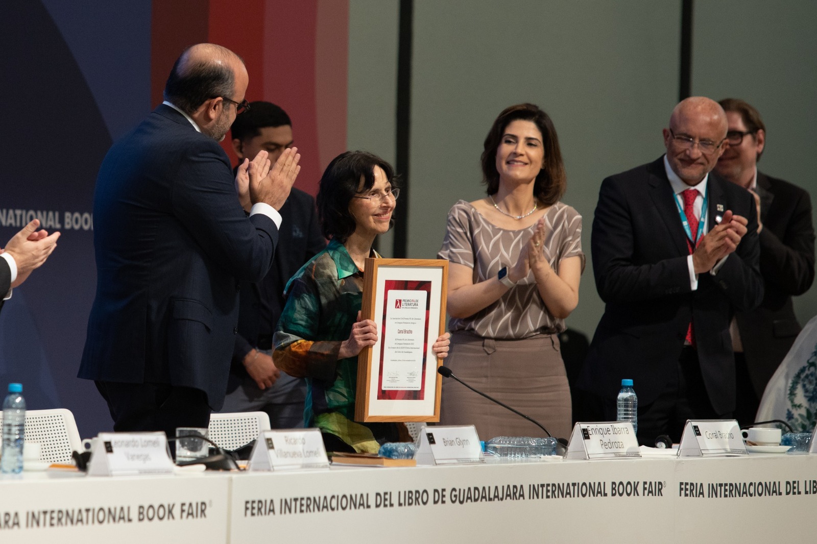 Poeta Coral Bracho recibe en Guadalajara el Premio FIL de Literatura en Lenguas Romances