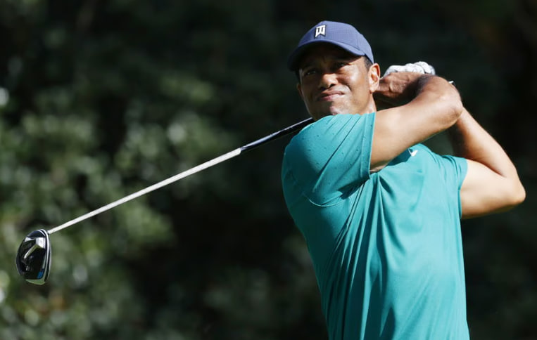 Tiger Woods no se retira porque cree que todavía puede ganar torneos