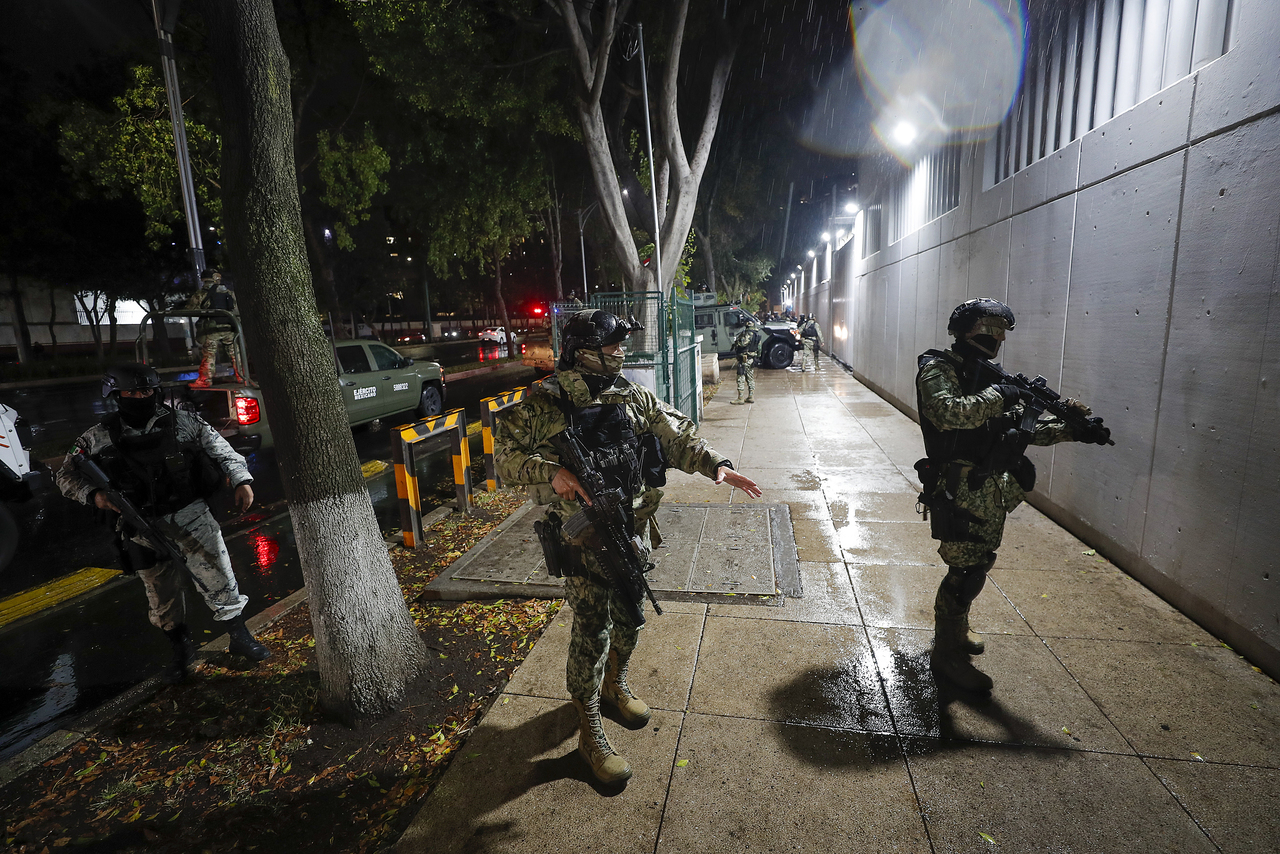 Ovalle Favela precisó que la creciente militarización de México es anticonstitucional y muestra una actitud antijurídica del presidente. (ARCHIVO)