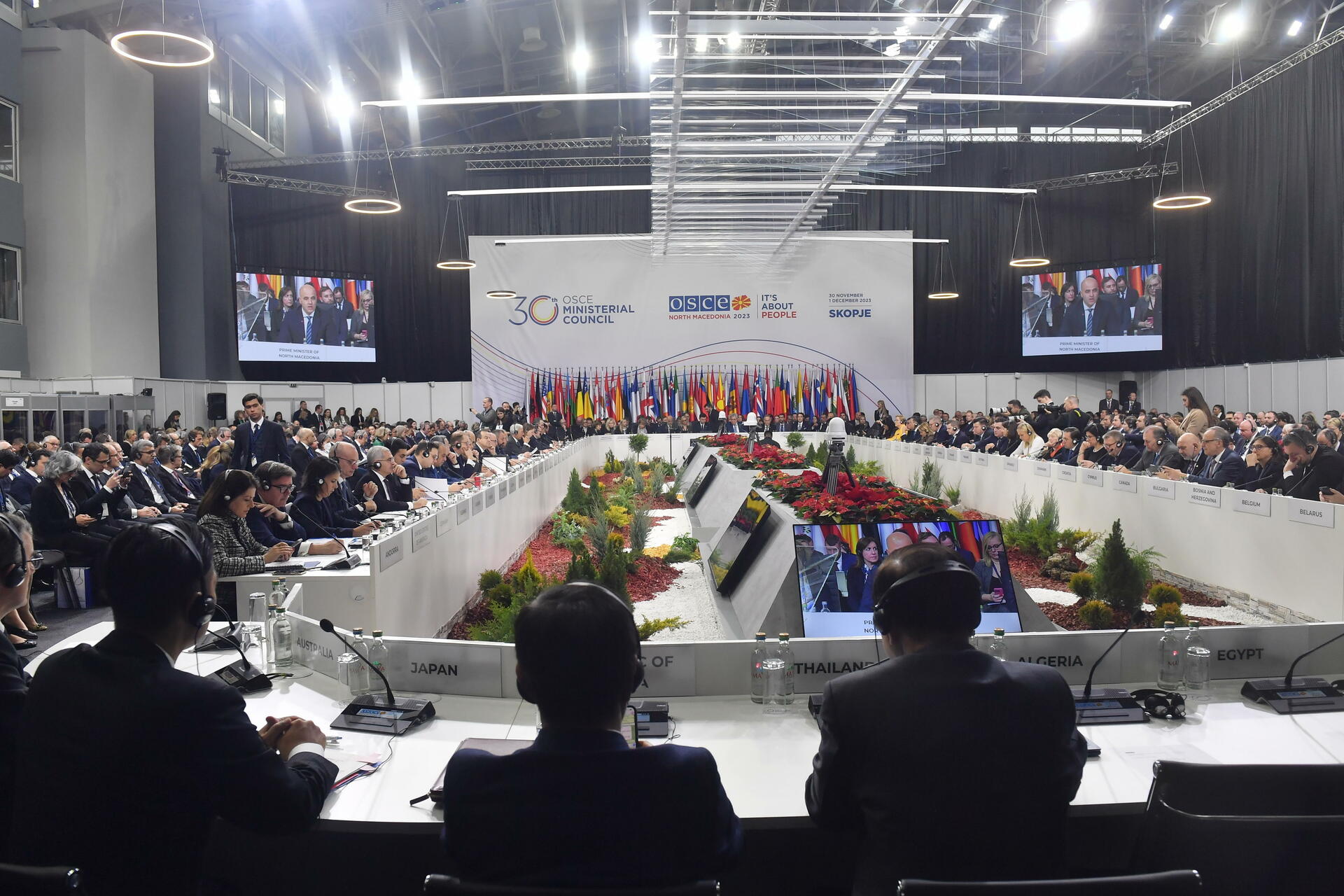 Occidente y Rusia enfrentan su fracturada relación en la reunión de una OSCE en crisis