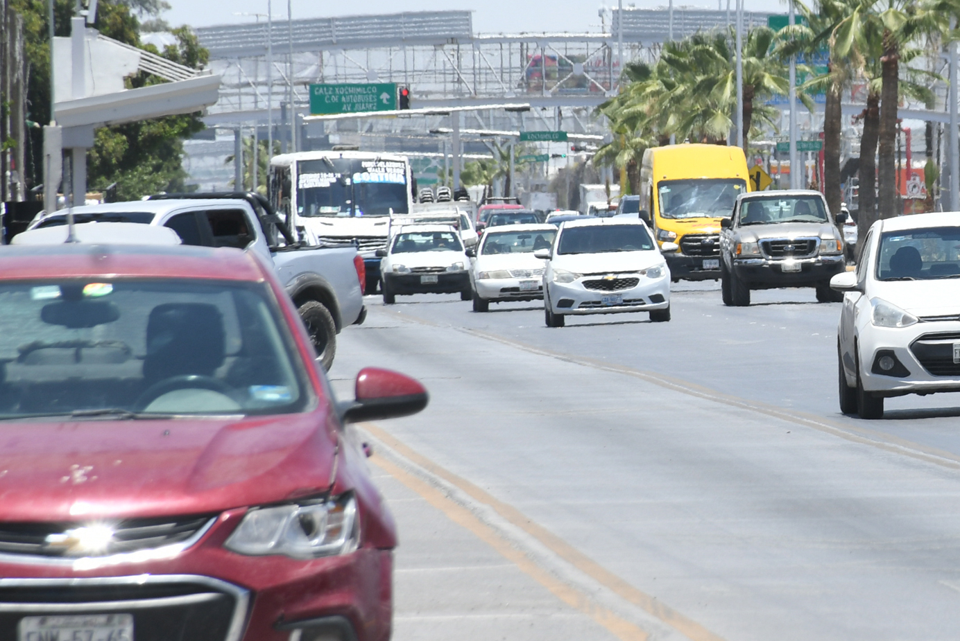 El crecimiento en la ciudad y el aumento de automóviles han desplazado a las empresas como principales generadoras de contaminación en La Laguna.