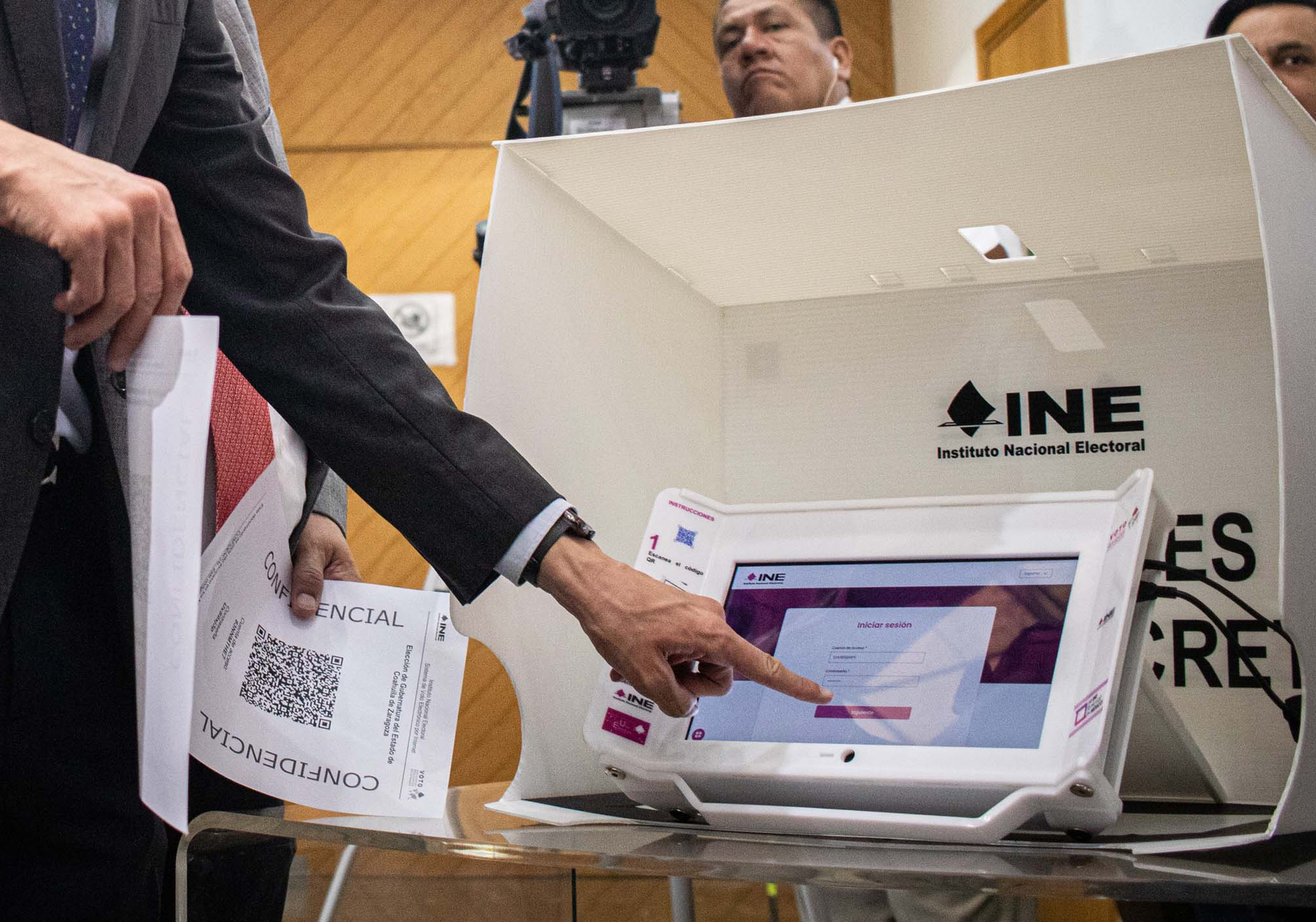 Un millón 482 mil 447 mexicanos en el extranjero pueden votar ya en el PEF 2024