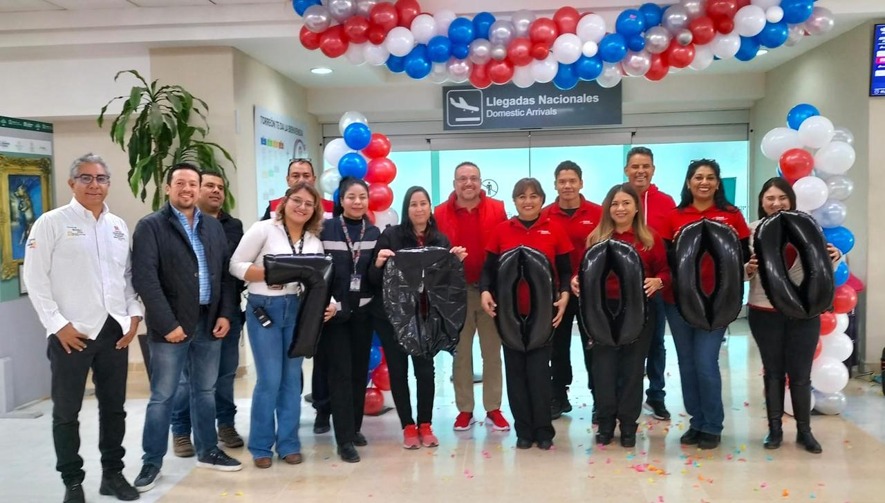 Celebran la llegada del pasajero 700 mil al Aeropuerto Internacional de Torreón