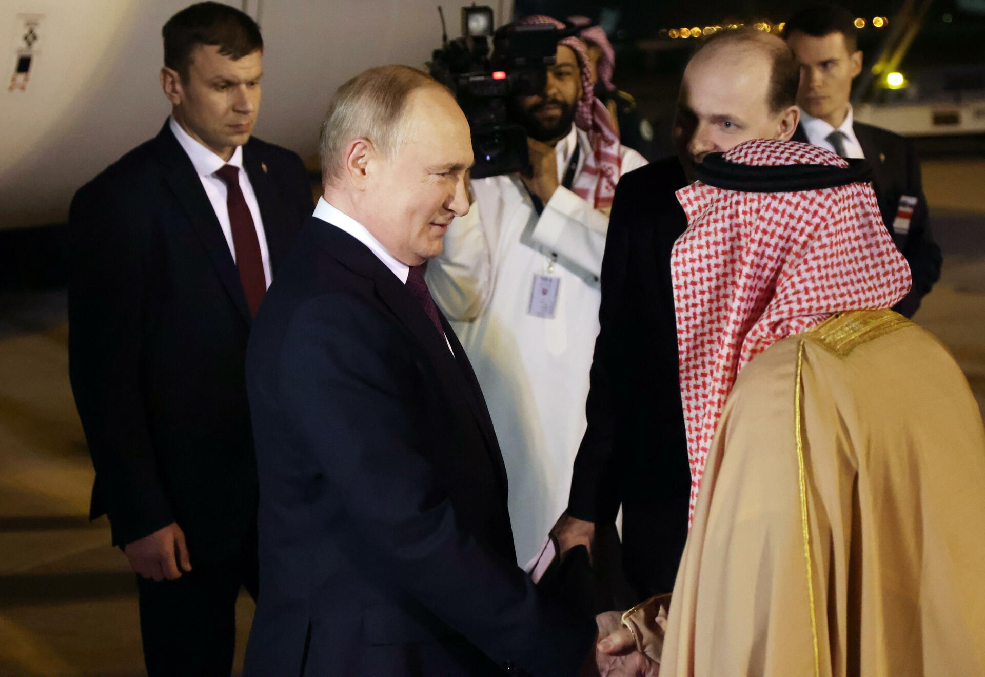 Putin llega a Arabia Saudita para hablar con el emir sobre el conflicto en Medio Oriente, el petróleo y Ucrania