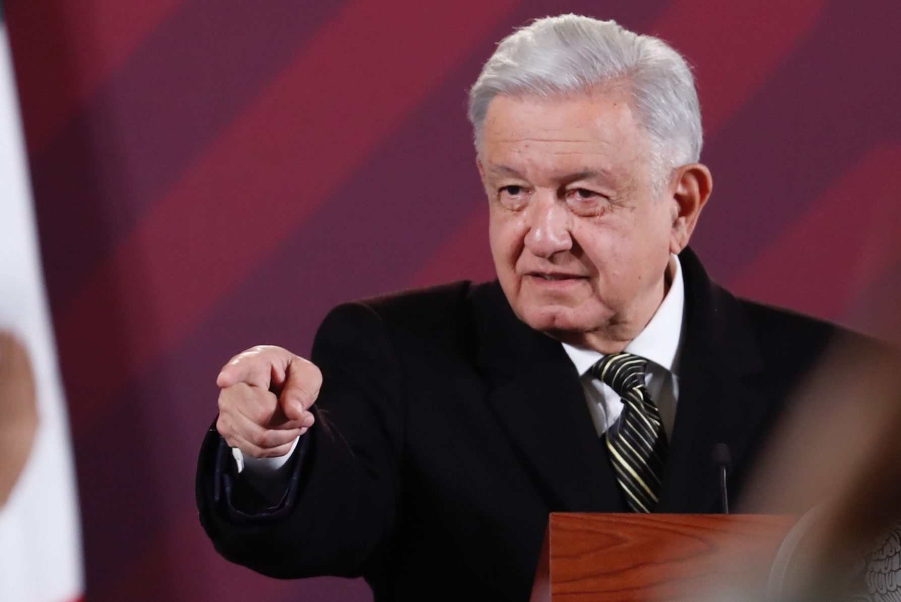 El presidente López Obrador salió en defensa de su hijo Andrés y se lanzó contra Loret de Mola.
