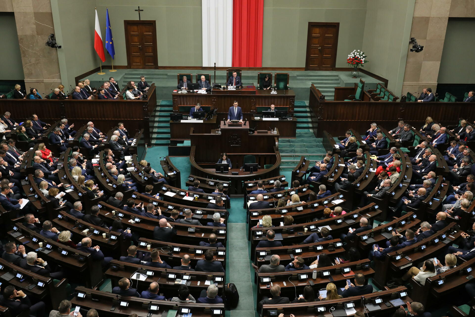 Mateusz Morawiecki pierde votación de confianza y el Gobierno de Polonia