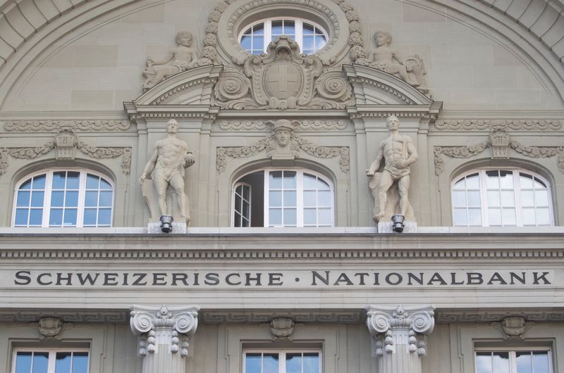 Suiza sigue pasos de la Fed y no hace cambios en las tasas de interés