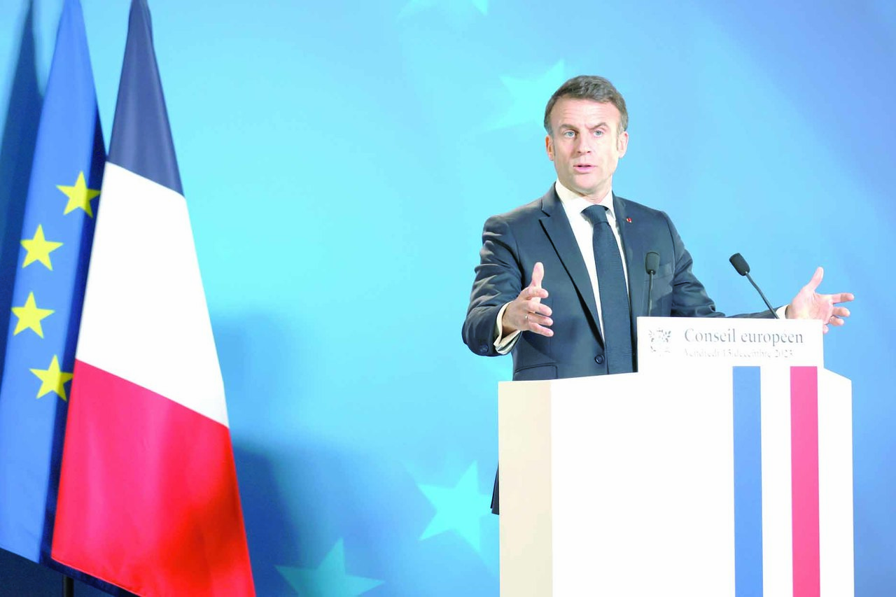 Macron se dice abierto a dialogar con Putin