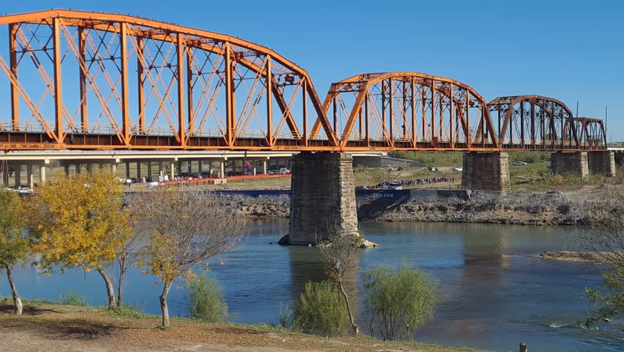 Autoridades de la Aduana y Protección Fronteriza (CBP, por sus siglas en inglés) dieron a conocer la reanudación de operaciones en los cruces ferroviarios de Eagle Pass y El Paso.