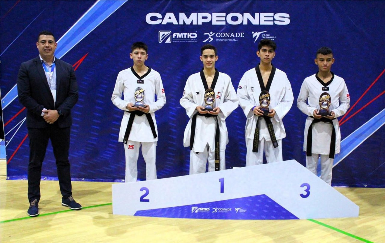 El lagunero Sebastián Echavarri Evaristo tuvo una gran actuación en el Grand Slam de taekwondo que se celebró días atrás en la Ciudad de México, coronándola con el primer lugar en su categoría.