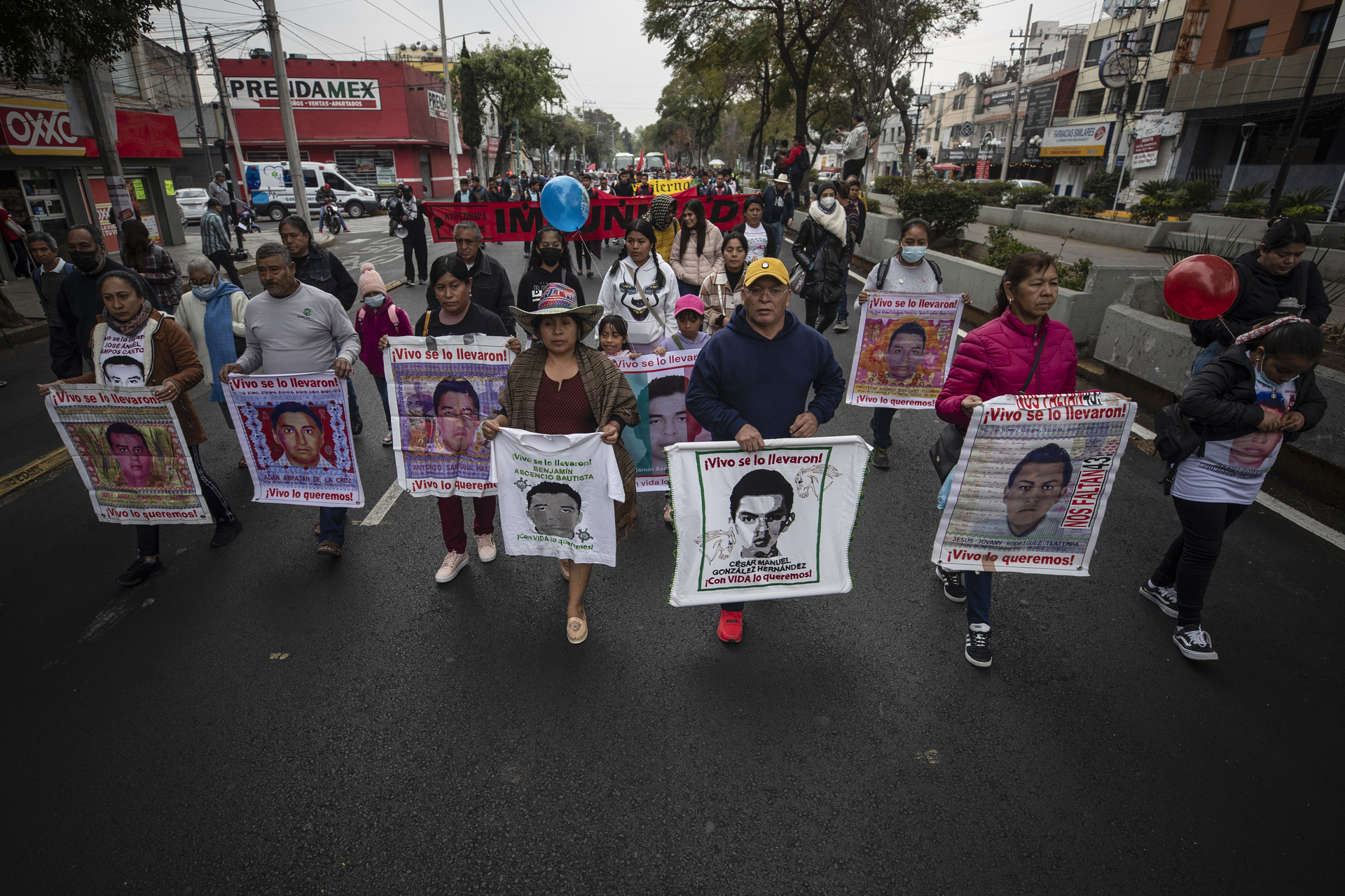 Gobierno federal abrirá archivos del caso Ayotzinapa a familiares de los normalistas