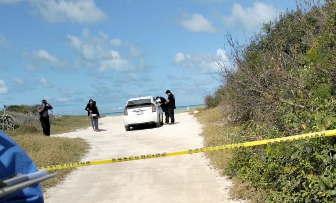 Hallan el cuerpo de un hombre dentro de automóvil en Sisal, Yucatán