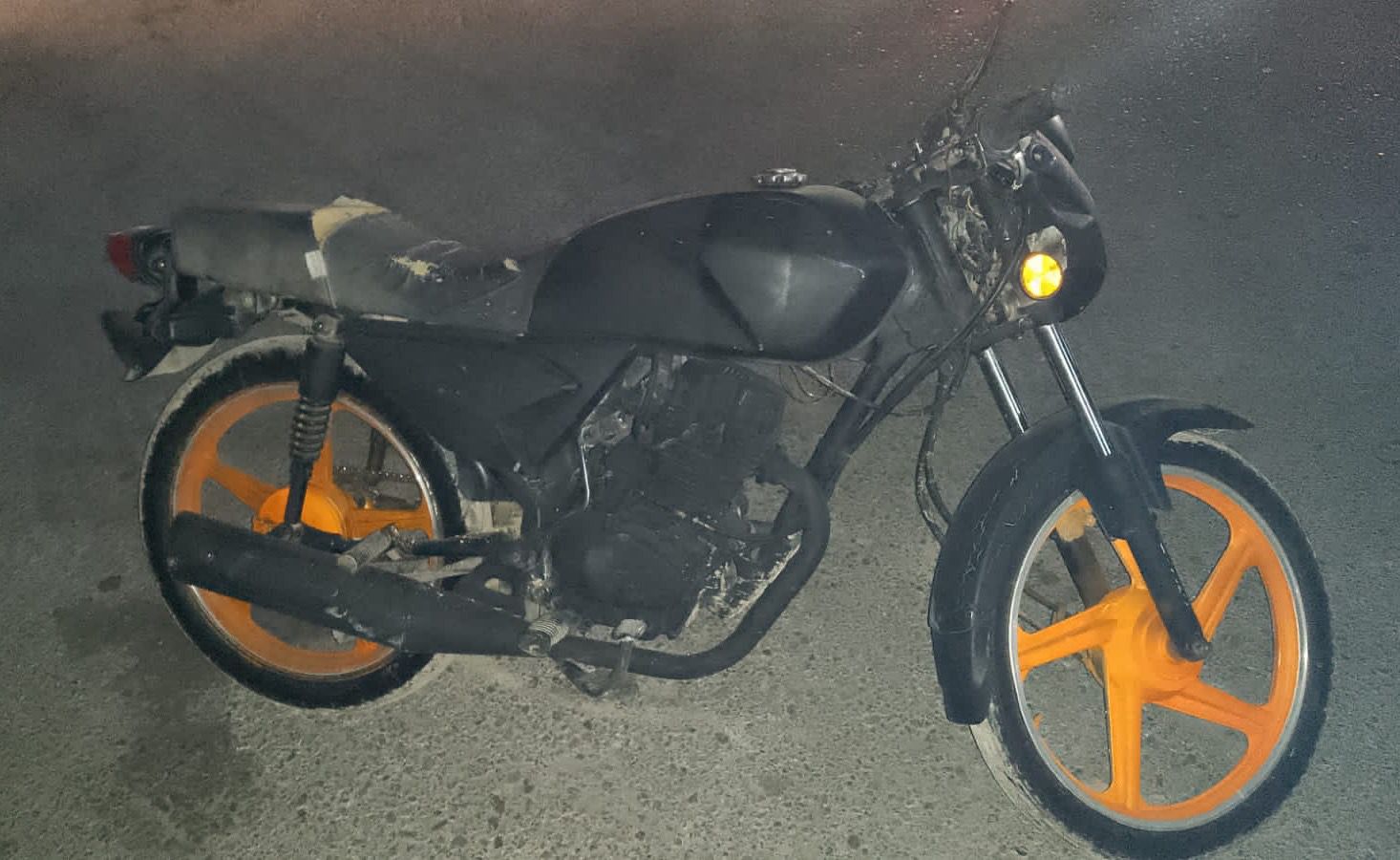 Detiene a joven que manejaba motocicleta con reporte de robo vigente 