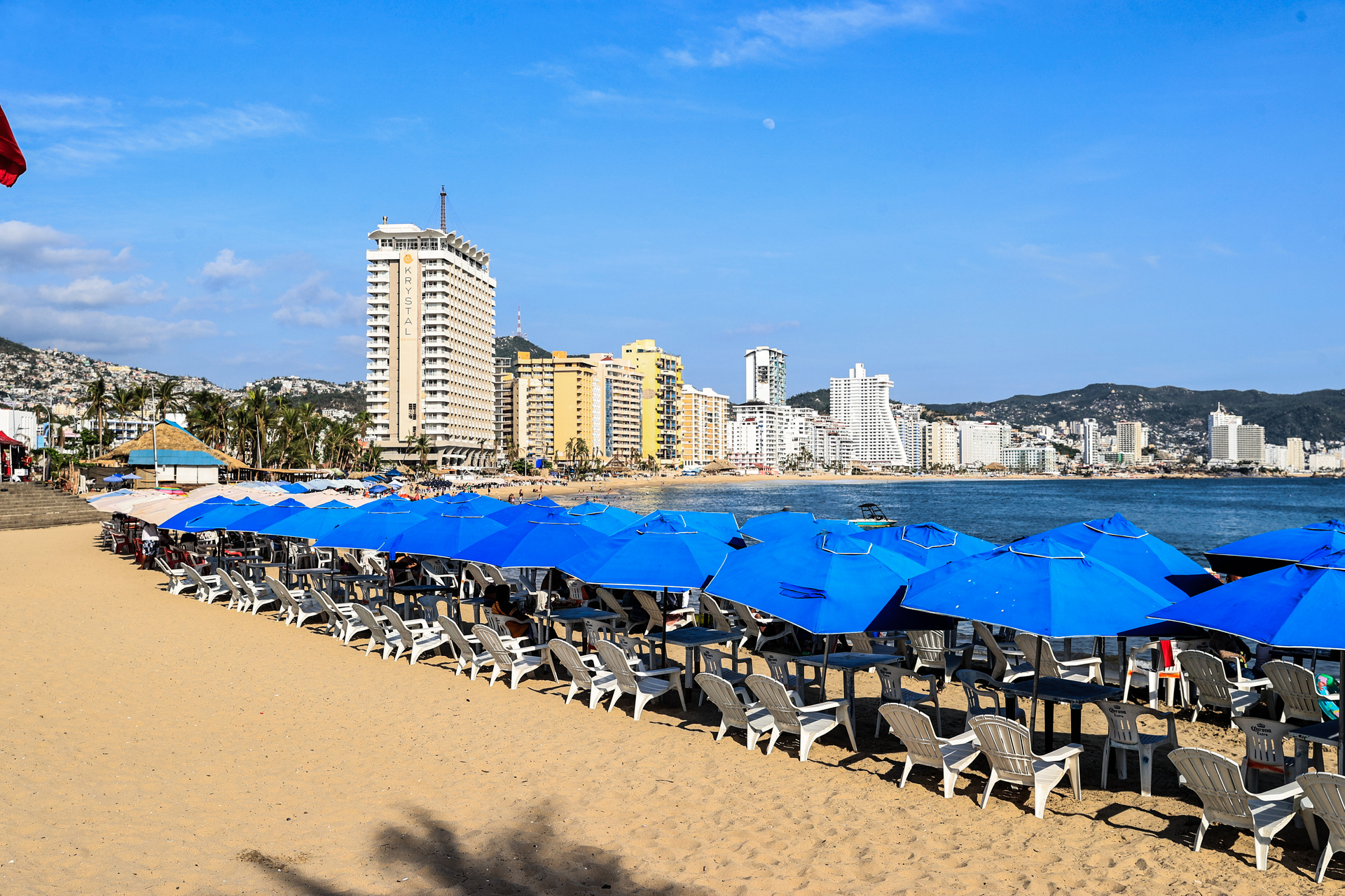 Con regreso de turistas a Acapulco, el puerto se 'ambienta'