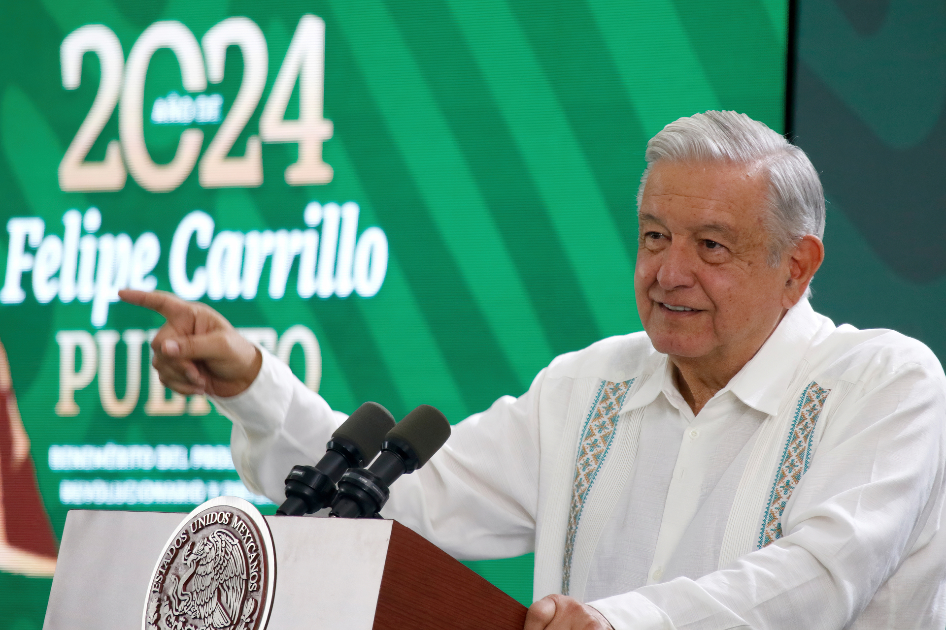 López Obrador justificó la participación de las Fuerzas Armadas en obras del gobierno federal.