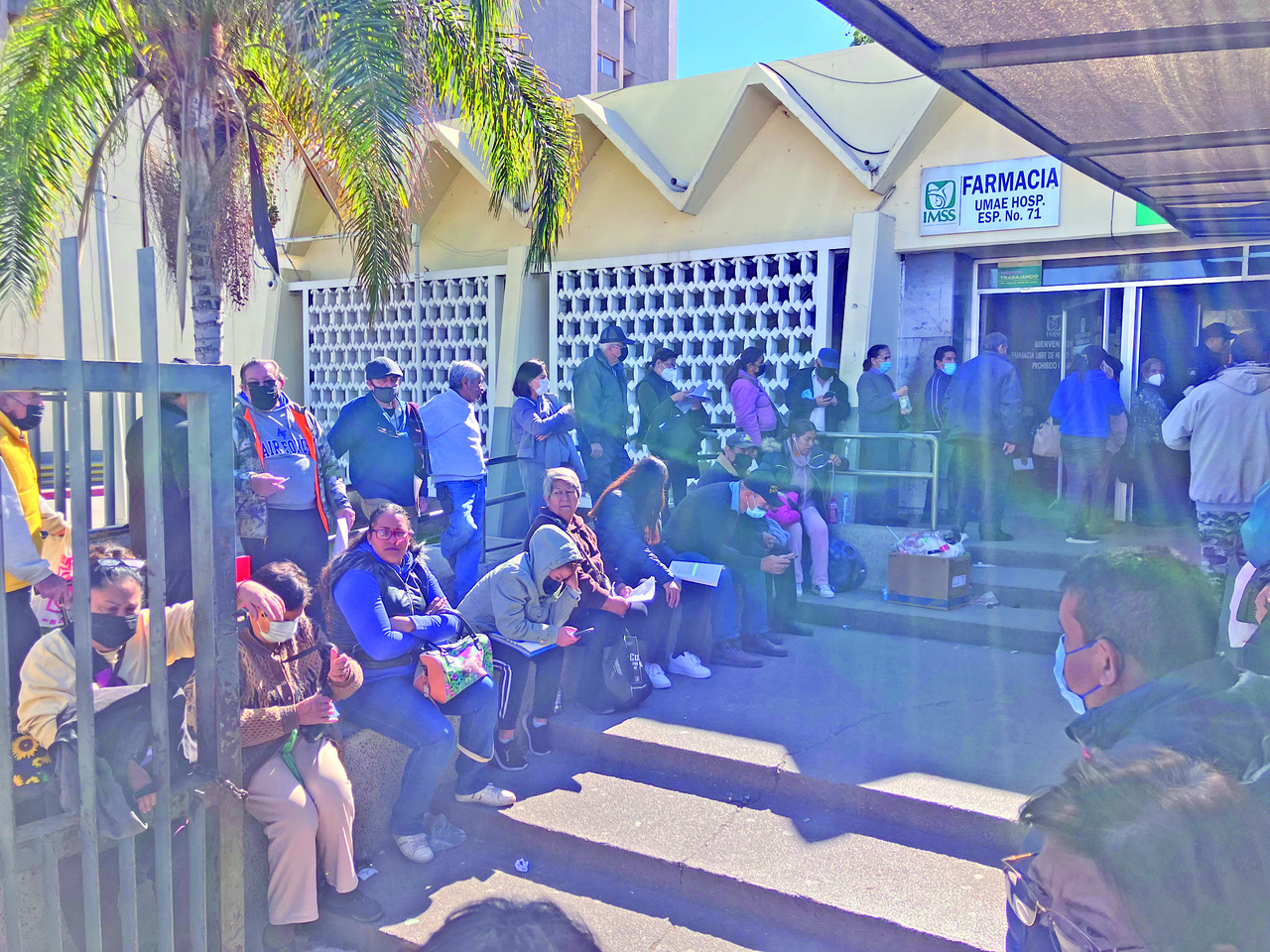 El Instituto Mexicano del Seguro Social inició el nuevo año con problemas en la farmacia en el Hospital General de Zona 16. (ANGÉLICA SANDOVAL / EL SIGLO DE TORREÓN)