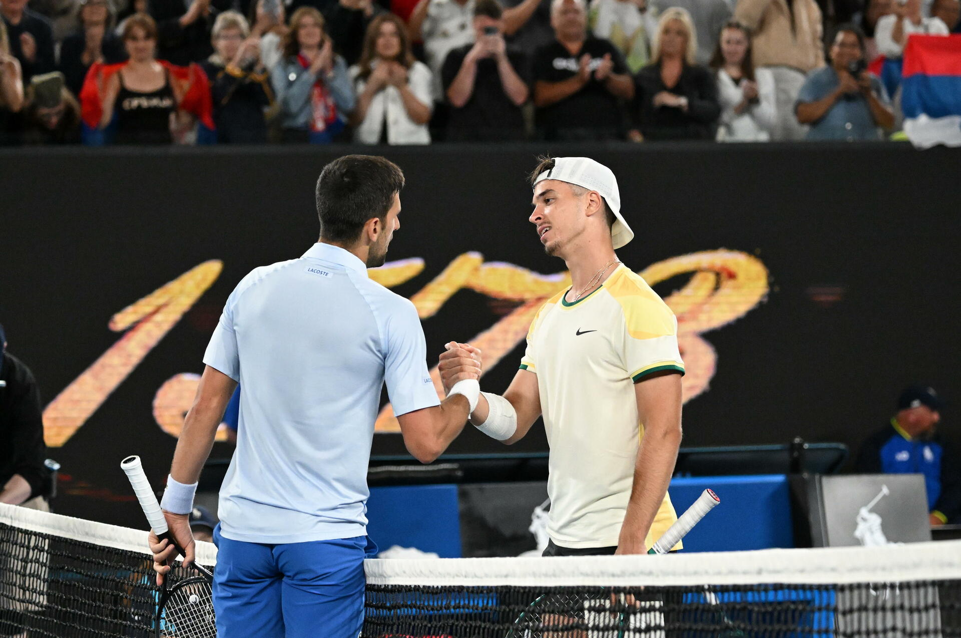 Novak Djokovic cede un set ante Dino Prizmic para estar en segunda ronda