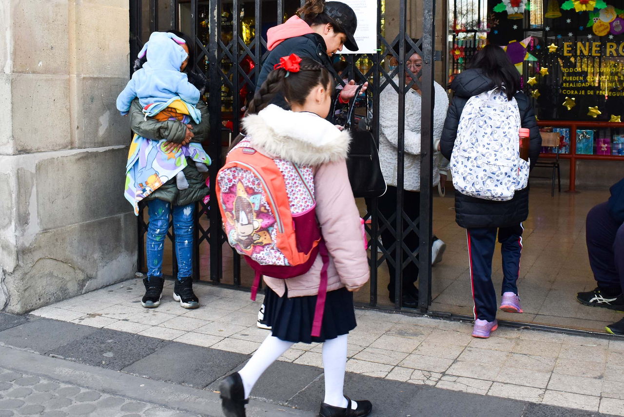 A criterio de padres, si envían a sus hijos a escuela