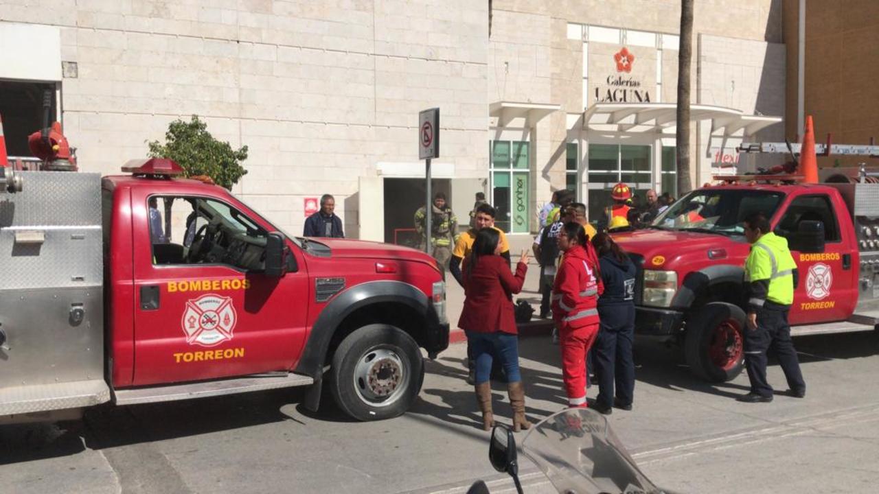 Reportan conato de incendio en centro comercial Galerías Laguna de Torreón