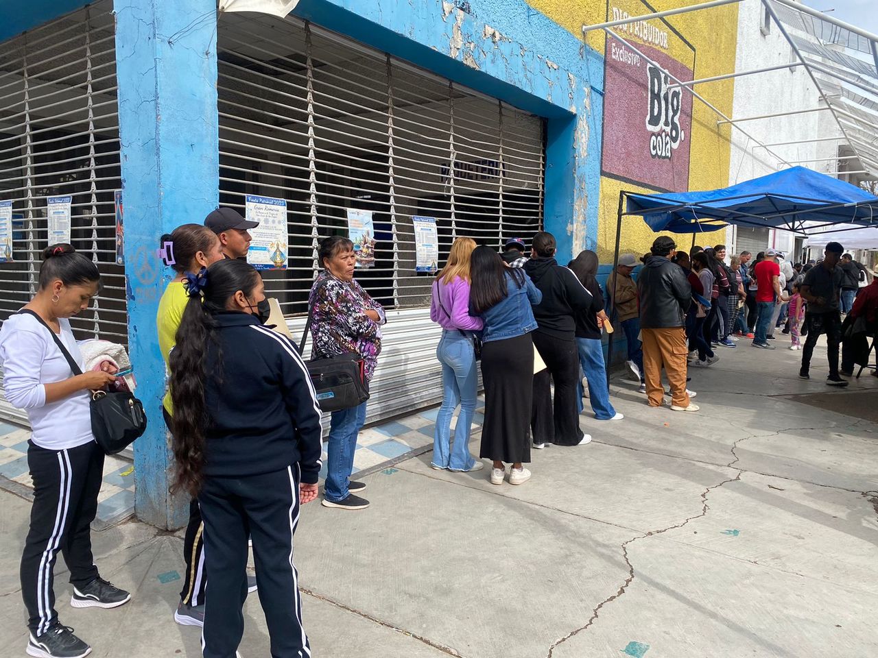 Acuden más de 500 a tramitar credencial en el Distrito 02 del INE en Coahuila