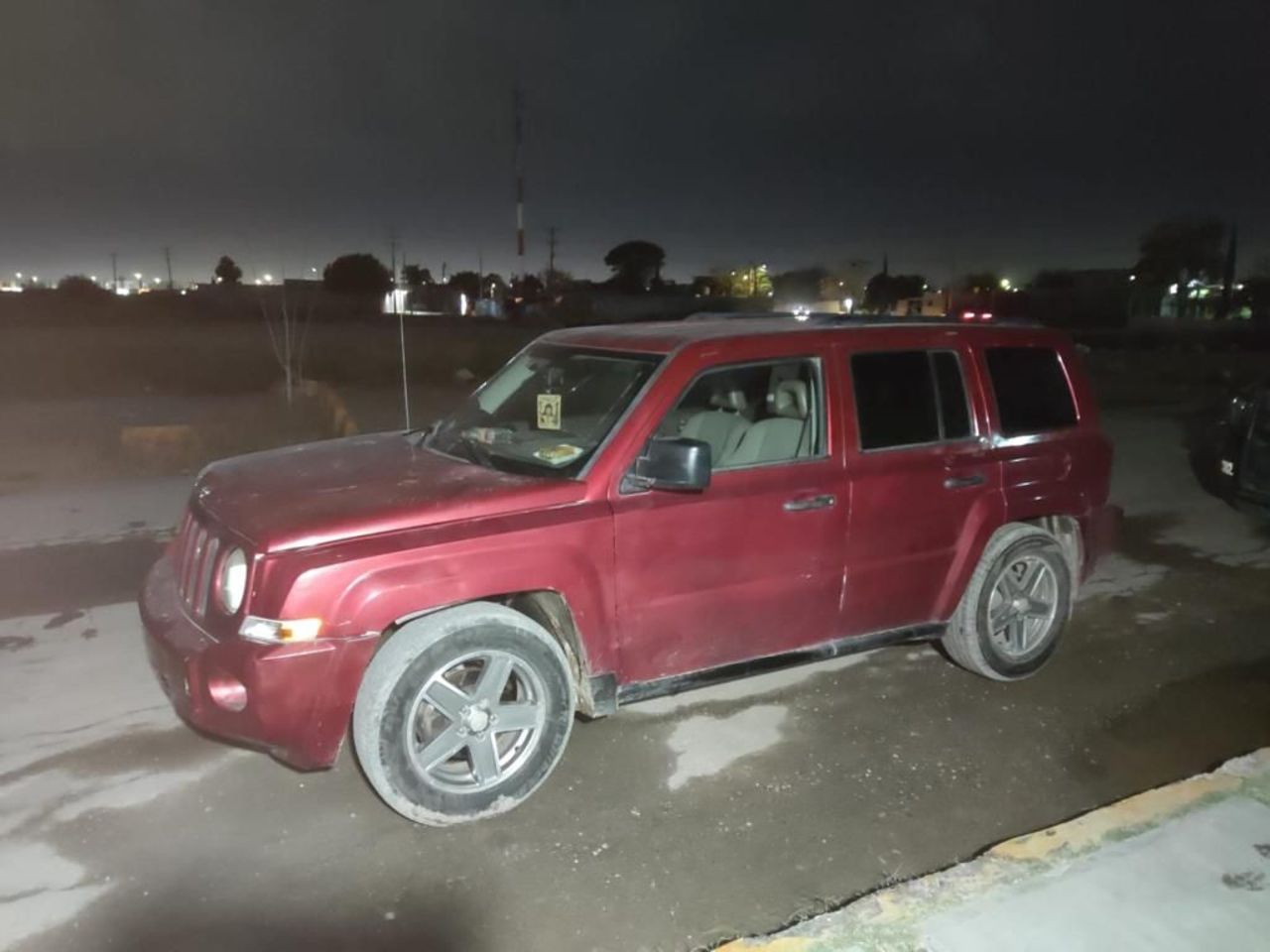 El sujeto fue detenido por la Policía Estatal cuando conducía una camioneta de la marca Jeep Patriot de color rojo. (EL SIGLO DE TORREÓN)