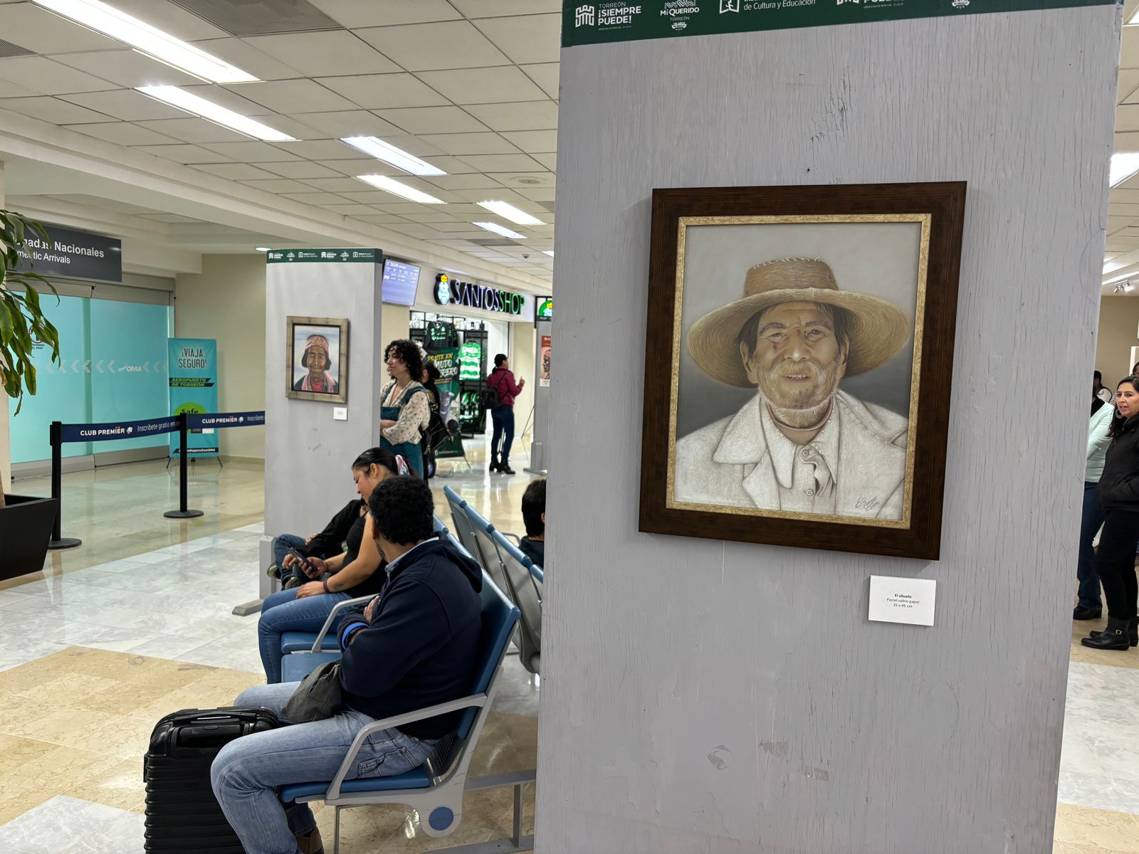 Inauguran exposición de Estela Ramos en el Aeropuerto Internacional Francisco Sarabia