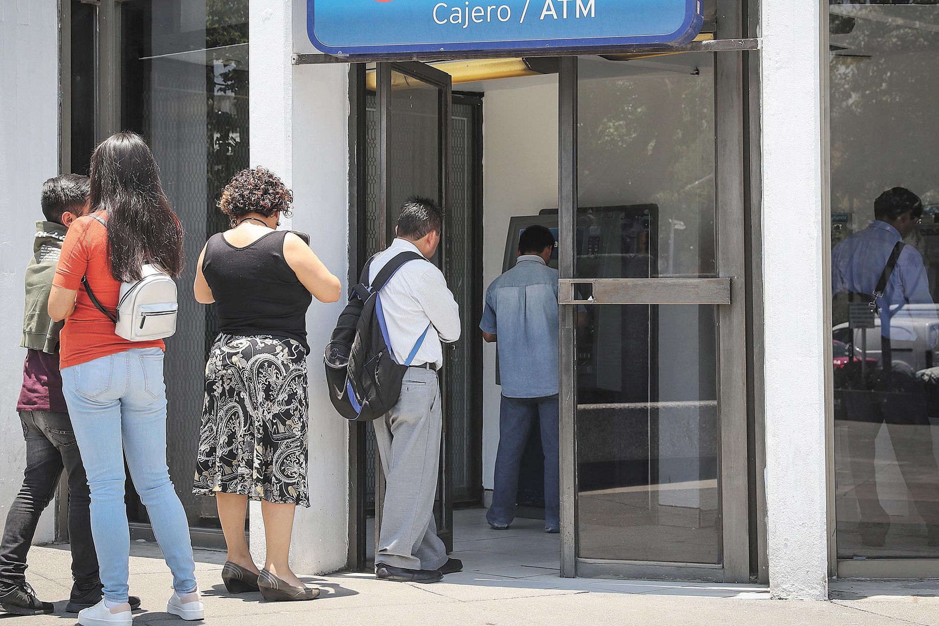 Sucursales bancarias se quedan sin clientes en México